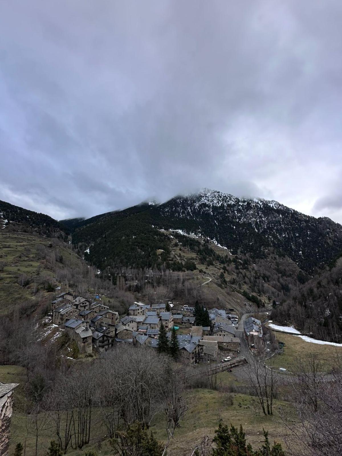 Hotel Valls Valira Os de Civís Exterior foto